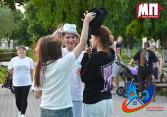Здравствуй, лето!»: в Брагине отпраздновали открытие молодёжной площадки 